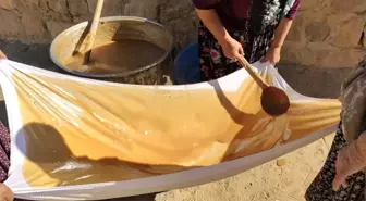 Mardin'de toplanan üzümler pekmez, pestil, cevizli sucuğa dönüşüyor