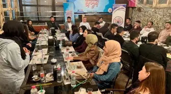 Milletvekili Canbey, Balıkesir'de üniversiteli gençlerle bir araya geldi