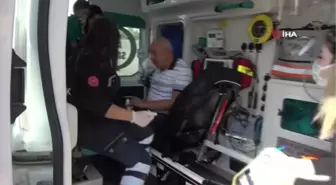 Önce otomobile ardından refüje çarptı: 5 yaralı
