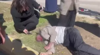 Otomobiliyle çarptığı adamın başında beklerken gözyaşlarıyla feryat etti