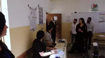 SÜLEYMANİYE - KYB Eş Başkanı Talabani, oyunu kullandı