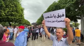 Tunus Cumhurbaşkanı Said'in olağanüstü yetki kararları protesto edildi (3)