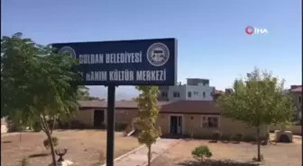 Belediye tarafından Millet Bahçesi yapılacağı söylenen Kültür Merkezi harabeye döndü