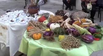 Yerel tohumlar, halk pazarında vatandaşlarla buluştu