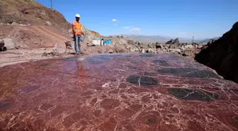 Dünyada sadece Türkiye'de üretilen 'Elazığ vişne' mermerine sipariş yağıyor