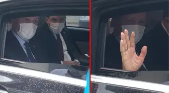 Cumhurbaşkanı Erdoğan'a Üsküdar'da yoğun ilgi! Aracını iki kez durdurup sohbet ettiler