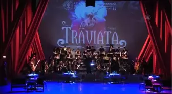 'La Traviata'dan uyarlanan rejili konserin prömiyeri yapıldı