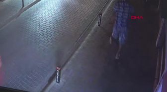 DÜKKAN ÖNÜNDEN MAMA KAPLARINI ÇALDI; O ANLAR KAMERADA