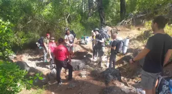 Kemer'deki orman yangını nedeniyle Likya Yolu'ndaki turistler tahliye edildi