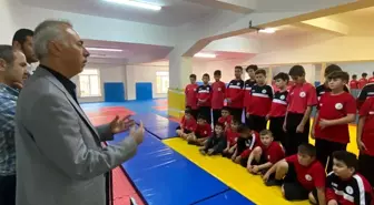 Başkan Öztürk sporcularla