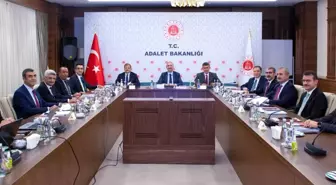 İNSAN HAKLARI KURUMLARI DEĞERLENDİRME TOPLANTISI YAPILDI