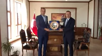 BEÜ Rektörü Elmastaş, Ahlat'ta ziyaretler gerçekleştirdi