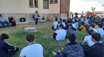 Eğitimci ve Yazar Sıtkı ASLANHAN Kahta Borsa İstanbul Fen Lisesi öğrencileri ile buluştu