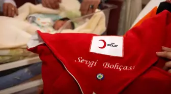 Kızılay sevgi bohçalarıyla bebeklere hoş geldin diyor