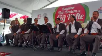 Esenler'deki festivalde 5 ton çiğ köfte, 15 ton nar ve 1 ton badem ikram edildi