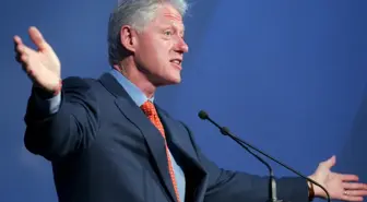 Eski ABD Başkanı Clinton 5 günün ardından hastaneden taburcu edildi