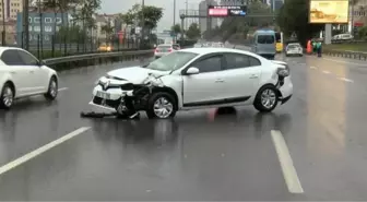 ÜSKÜDAR VE ÜMRANİYE'DE YAĞIŞLI HAVA ZİNCİRLEME KAZALARA NEDEN OLDU