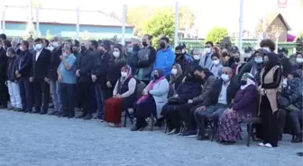 Kovid-19'dan hayatını kaybeden polis memuru için tören düzenlendi