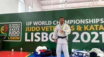 Sönmez, Veteranlar Dünya Judo Şampiyonu oldu