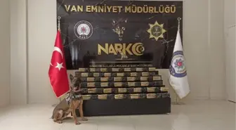 VAN'DA DURDURULAN BİR ARAÇTA 'THOR' İLE YAPILAN ARAMADA 40 KİLO EROİN ELE GEÇİRİLDİ