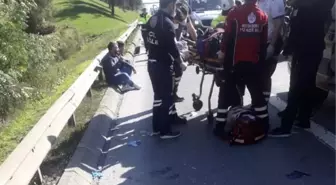 BEYKOZ TEM'DE OTOMOBİLLE MOTOSİKLET EMNİYET ŞERİDİNDE ÇARPIŞTI; 2 YARALI