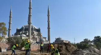 Son dakika haber | SELİMİYE CAMİİ'NİN ÇEVRE DÜZENLEMESİNDE ROMA DÖNEMİNE AİT AİLE MEZARI BULUNDU