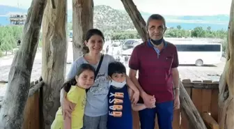 Trafik kazasında yaşamlarını kaybeden 4 kişilik aile yan yana toprağa verildi