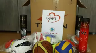 Kapaklı Belediyesi Van'daki öğrencilere spor malzemesi gönderdi