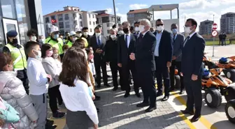 Vali Yıldırım öğrencilerle trafik parkında bir araya geldi