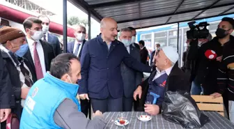 Bakan Karaismailoğlu, sel felaketinin yaşandığı Bozkurt'u ziyaret etti