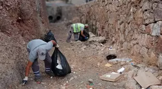 Dere yataklarından 485 torba çöp toplandı