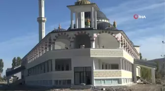 Muş'ta 3 bin 700 kişilik Osmanlı ve Selçuklu mimarisine uygun cami inşa edildi