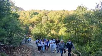 Manyaslı gençlerden doğa yürüyüşü