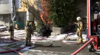 GAZİOSMANPAŞA'DA KOLONYA İMALATHANESİ ALEV ALEV YANDI