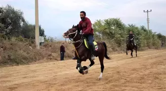 İzmir'de geleneksel rahvan at yarışları yapıldı