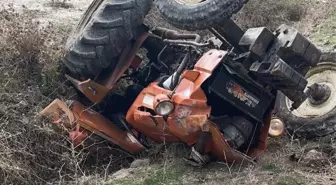Manisa'da şarampole yuvarlanan traktörün sürücüsü öldü