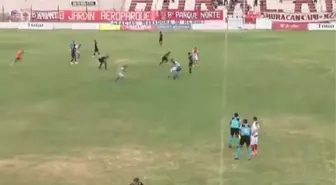 Kan donduran olay! Maç oynanırken teknik direktörü vurdular