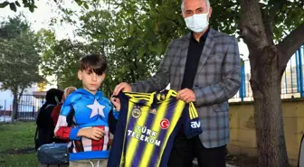 Trabzonsporlu Başkandan, Fenerbahçeli Mehmet Can'a forma hediyesi