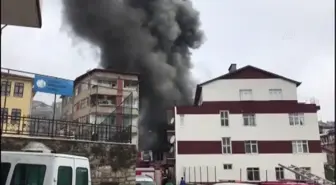 KASTAMONU - Evde çıkan yangında Afganistan uyruklu 3 kişi yaralandı