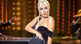 Lady Gaga, çırılçıplak pozuyla yine olay oldu