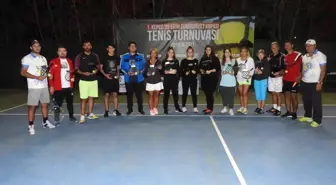 29 Ekim Cumhuriyet Kupası Tenis Turnuvası'nın kupaları sahiplerini buldu