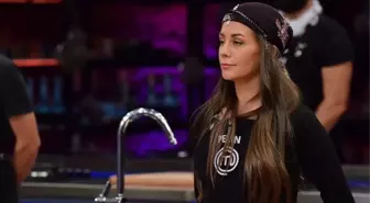 MasterChef Türkiye yarışmacısı Pelin Zaman'ın, şarkıcı Gökhan Akar ile sevgili olduğu ortaya çıktı