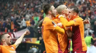 Galatasaray tur kapısını araladı