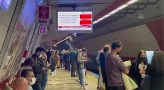 Taksim metro durağında yoğunluk