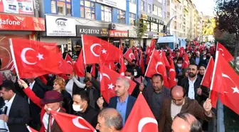 İYİ Partili Türkkan Hakkari'de protesto edildi