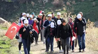 Kaymakam Düzgün ve öğrencilerden doğa yürüyüşü