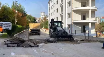 Cadde ve sokaklarda 4 bin tonluk asfalt onarım çalışması yapıldı