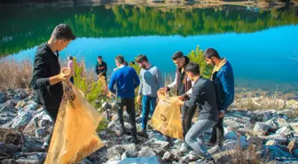 Kastamonu'da üniversite öğrencileri gölet çevresinde çevre temizliği yaptı