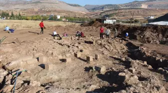 Perre Antik Kenti'ndeki kazılarda depremde yıkılmış yapı bulundu