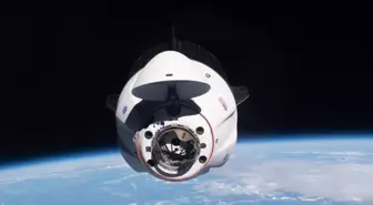 SpaceX'in 4 astronotu taşıyan uzay aracı dünyaya döndü